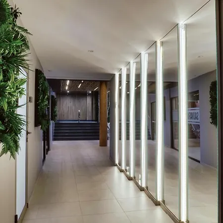 Ξενοδοχείο Grey 3*